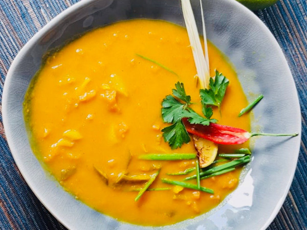 Vegane Thai-Kürbissuppe mit Eifel-Kürbis